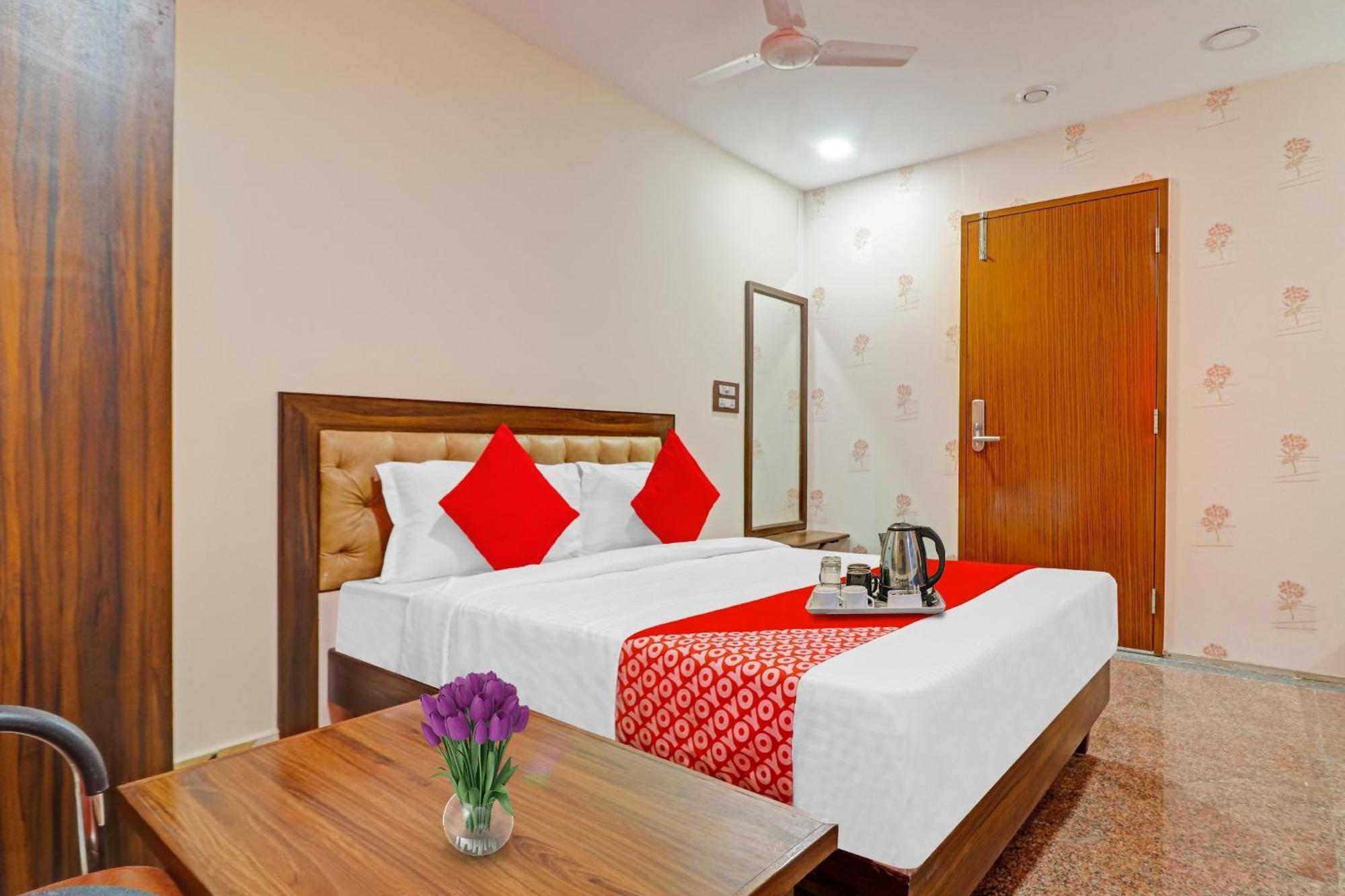 Heavens Inn Near Rasoolpura Metro Station Hyderabad Luaran gambar