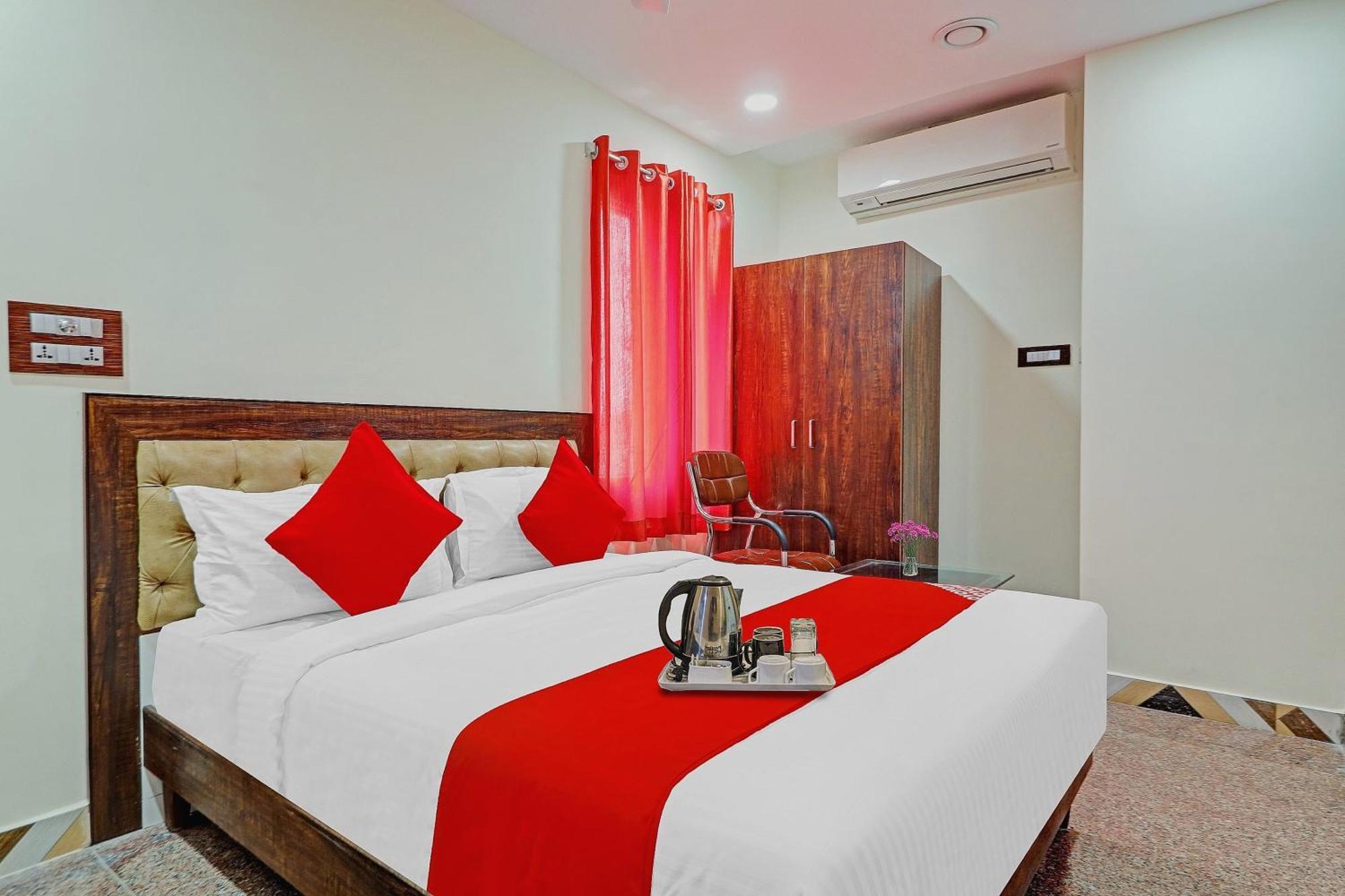 Heavens Inn Near Rasoolpura Metro Station Hyderabad Luaran gambar
